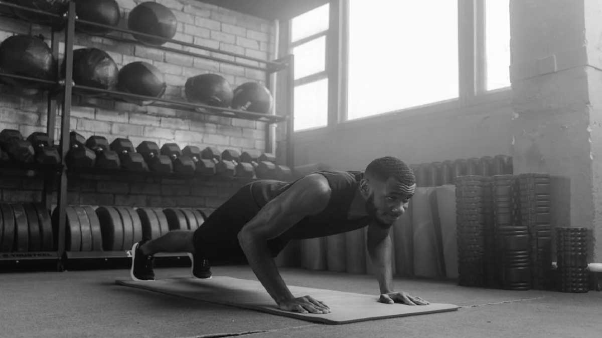 30-Day Push Up Challenge with Benefits and Tips