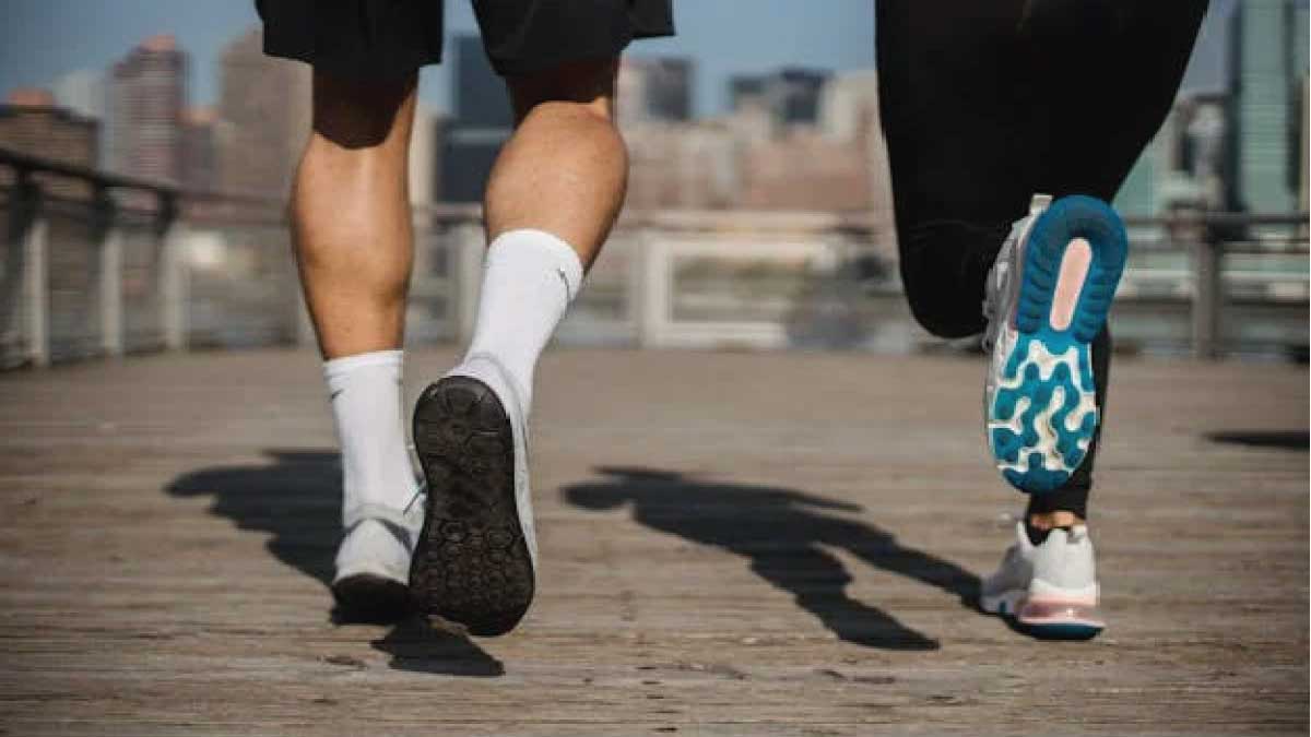 Running with Shoes or Without: A Comparative Guide